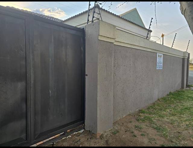 10 BEDROOM HOUSE FOR SALE IN PIMVILLE ZONE 5